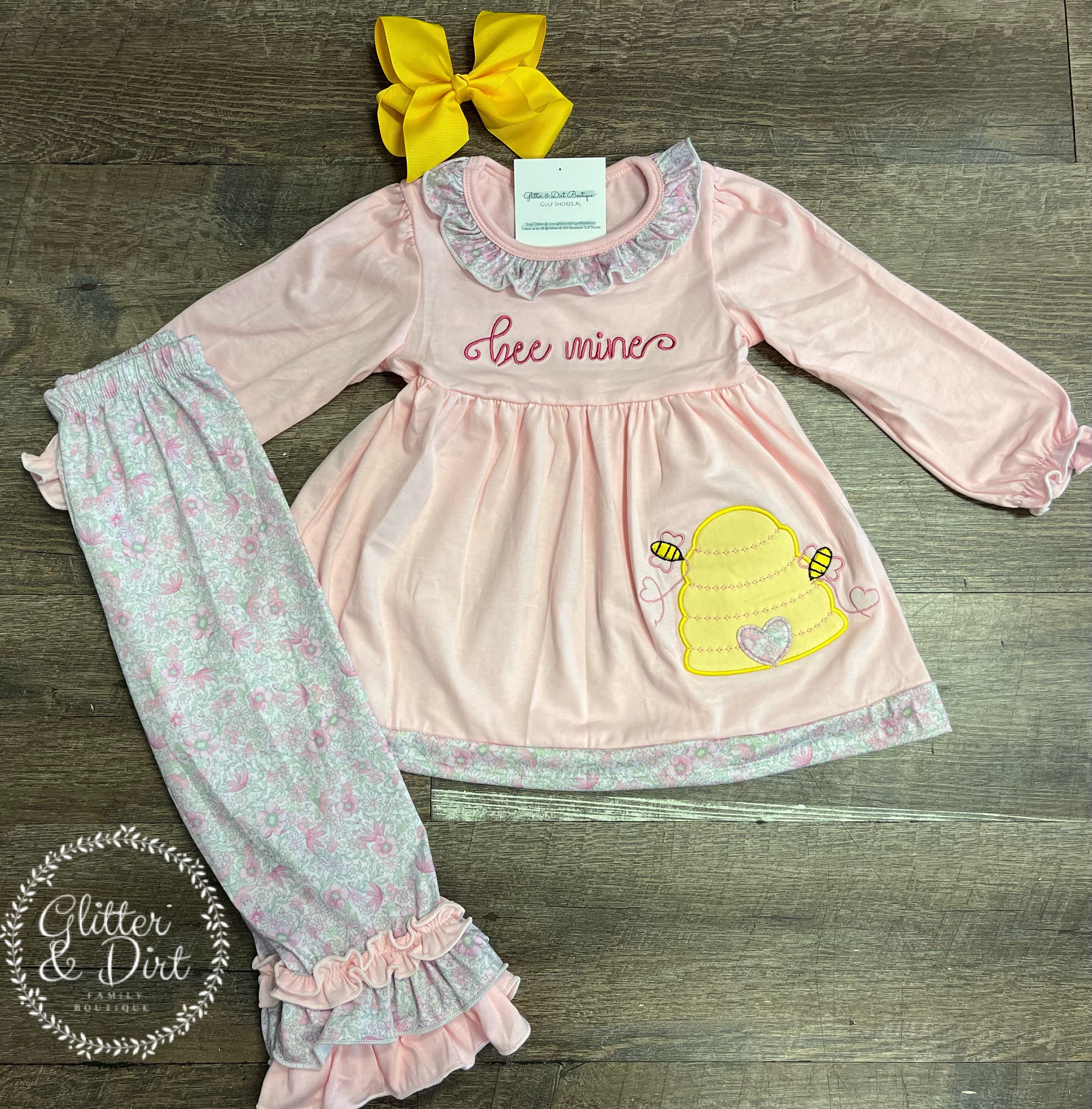 Appliqué Bee Mine Ruffle Set